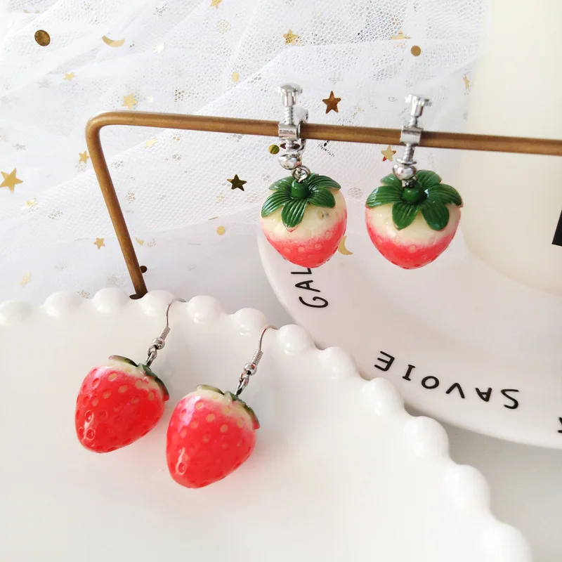 

Simple Fashion Female Fun Cute Girl Simulation Red Strawberry Clip Earrings Women Creative Personality Jewelry Accessories