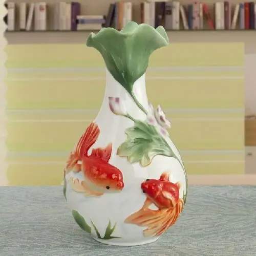 BEAUTIFUL CHINESE PORCELAIN EXQUISITE WORKMANSHIP GOLDFISH VASE TQ10681