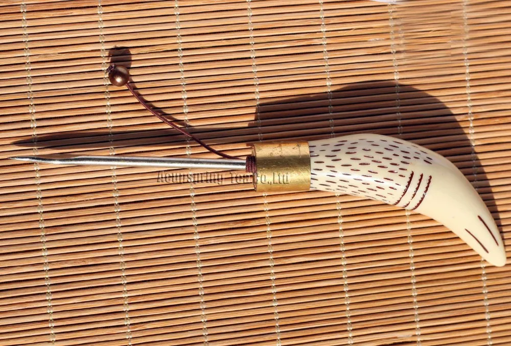 Beautiful Bone Tea Needle/Knife/Cutter,For making Ripe/Raw Puerh tea,Pu'er tea accessories,bodhi Seeds arts,with Secret gifts