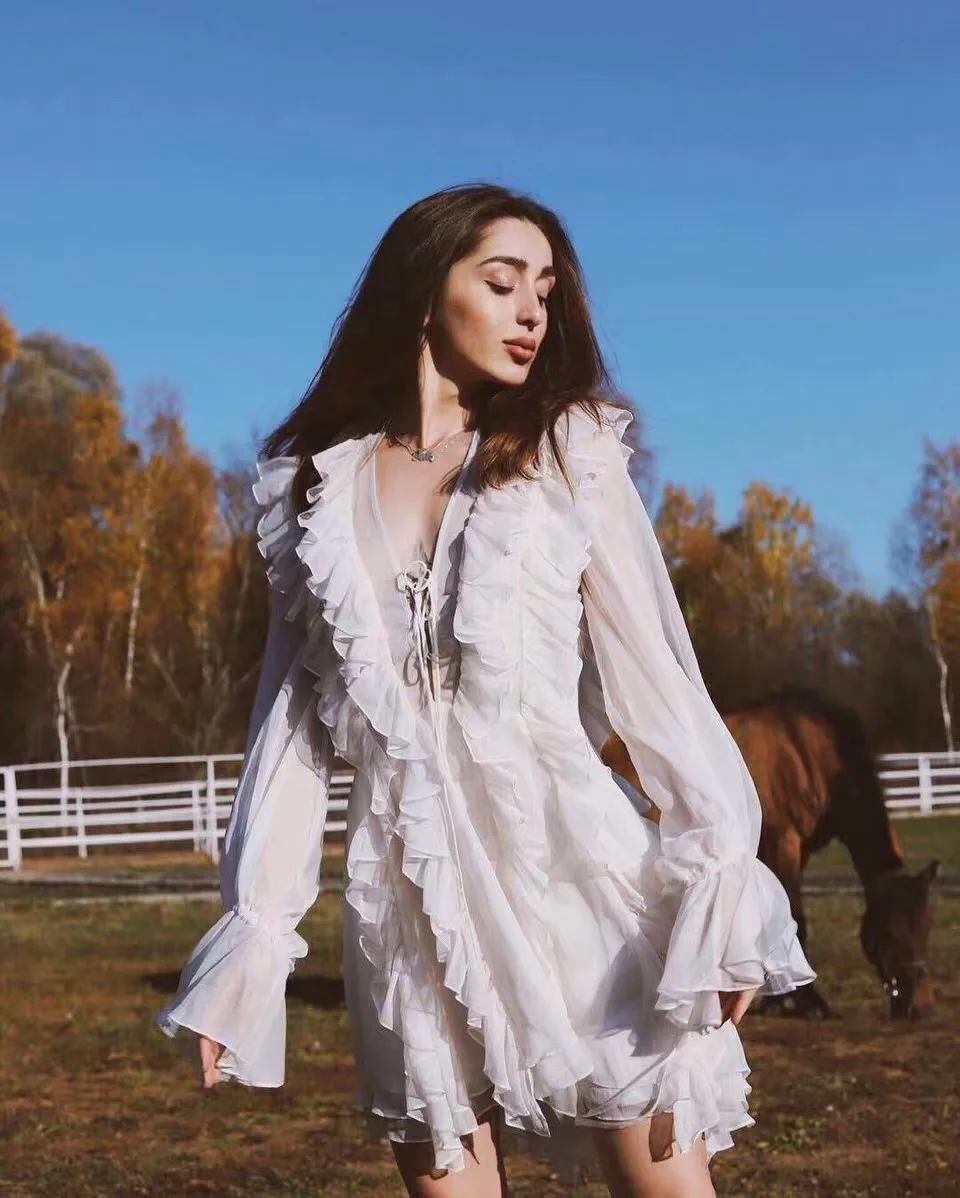 

2019 new spring and summer French Romantic Lotus Edge mini Dress runway dress elegant holiday beach