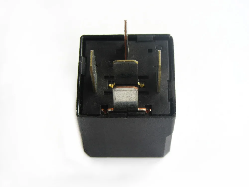 04727370AA (3)