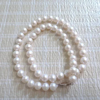 

GRADE A+8-9mm WHITE ROUND FRESHWATER PEARL NECKLACE 17.5"