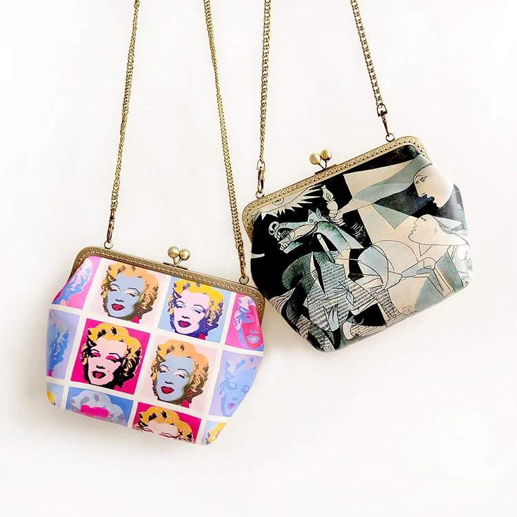 

Chains Vintage Marilyn Character Metal Frame Artistic Messenger Bag Unique Square The Mouth Gold Lady Women 's Shoulder Bag Bag