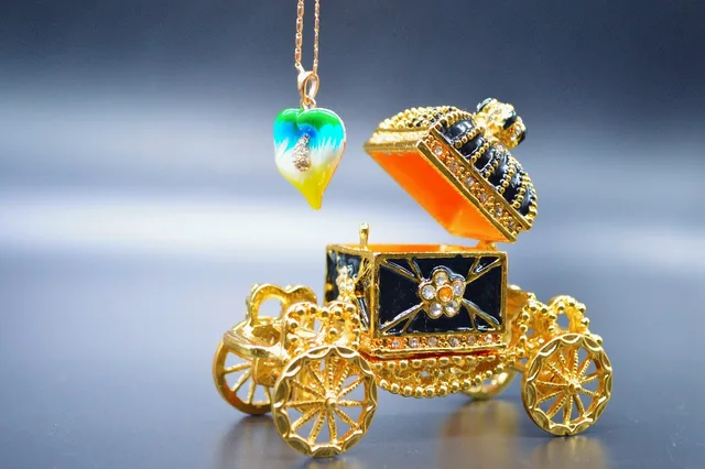 Qifu Vintage Imperial High Quality Crown Royal Carriage Home Qifu Vintage Imperial High Quality Crown Royal Carriage Home Decor