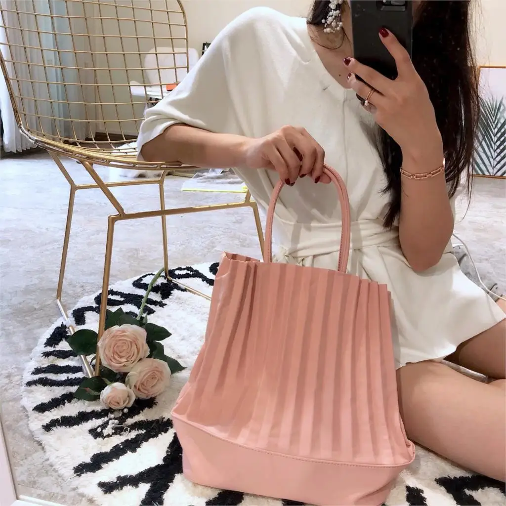 

Women Drawstring Pleated Handbag Fringed Shoulder Bag Shopping Tote Bag Casual Handbag and Purse