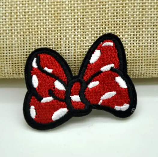 

1Pcs Cartoon Bowknot Patch for Clothing Iron on Embroidered Sew Applique Cute Patch Fabric Clothes Badge DIY Apparel Accessories