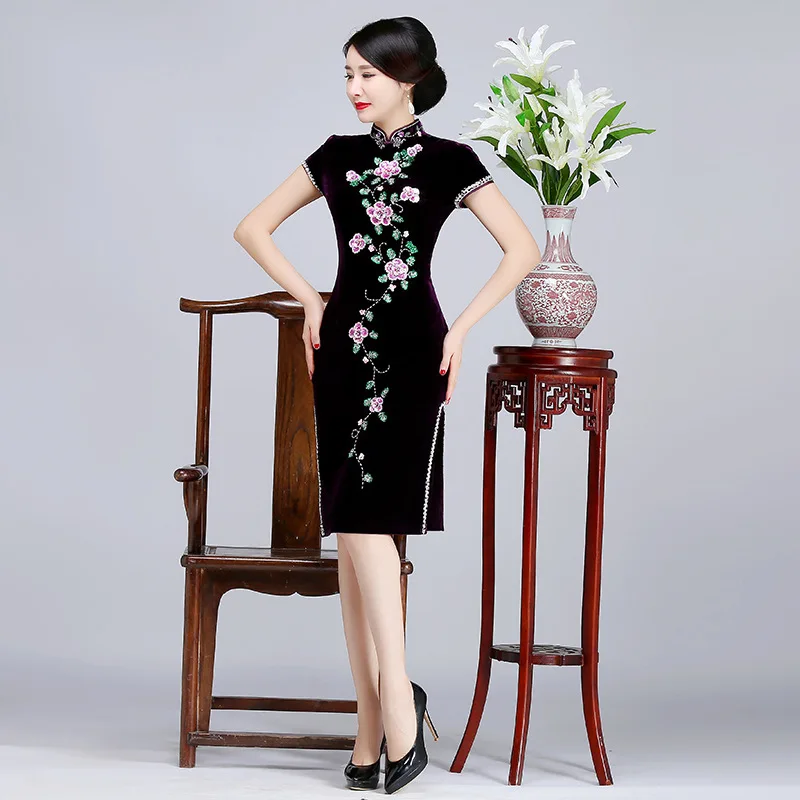 Novelty Lady Short Sleeve Cheongsam Autumn Velvet Mother Dress Elegant Chinese Women Flower