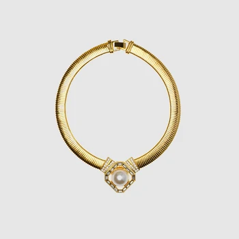 

Amorita boutique Beautiful pearl inlaid with gold snake chain necklace