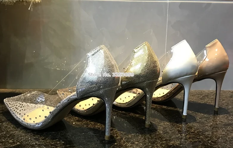 ALMUDENA/свадебные туфли из прозрачного ПВХ с украшением в виде кристаллов; туфли на шпильках с острым носком; серебристые женские туфли-лодочки в стиле пэчворк с блестками