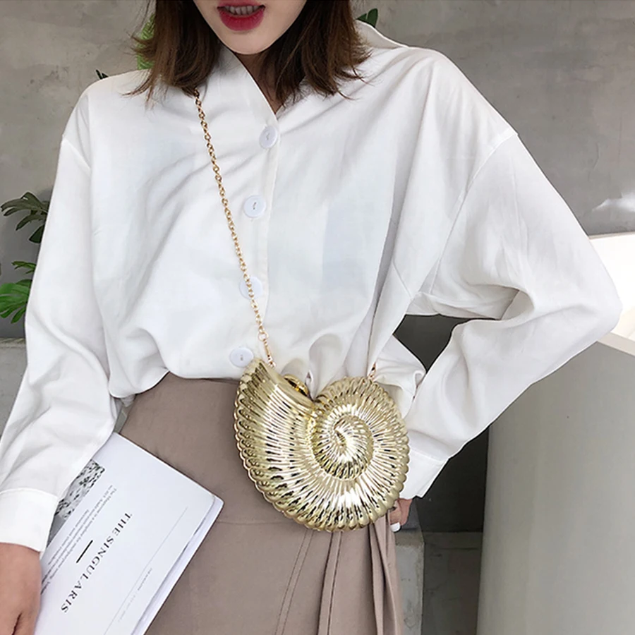 

Dazzling Metal Conch Design Stripe Shoulder Bags Women Party Clutc Evening Bags Woman Mini Chain Crossbody Bag Female Flap New