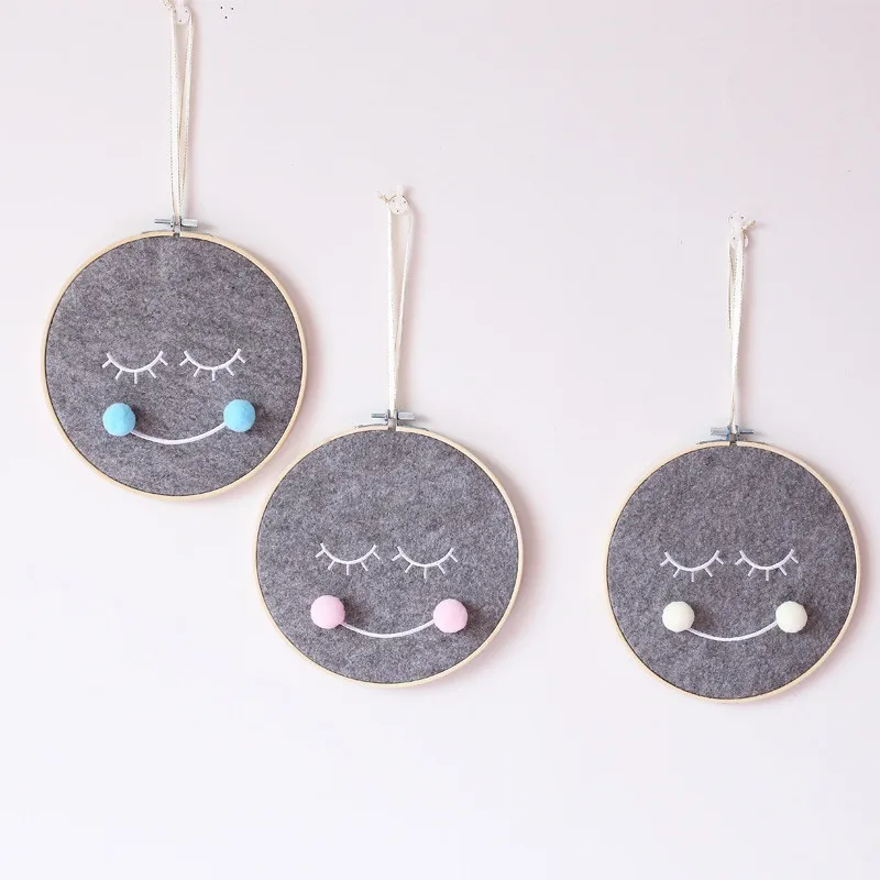 Felt smile перевод. Кулон палатка. felt smile.