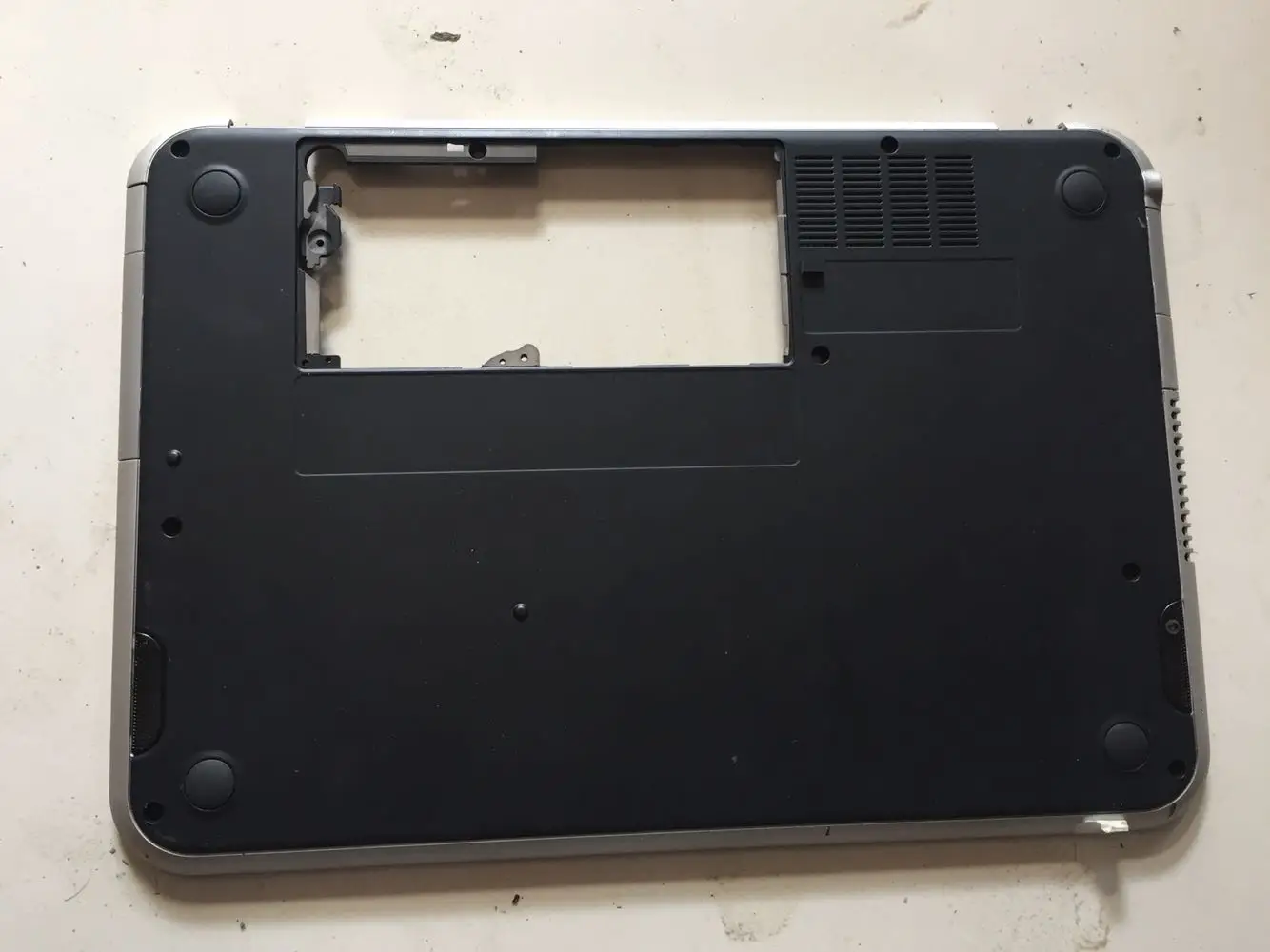 

Чехол для ноутбука Dell Inspiron 13Z 5323 Нижняя крышка 0HM88J HM88J