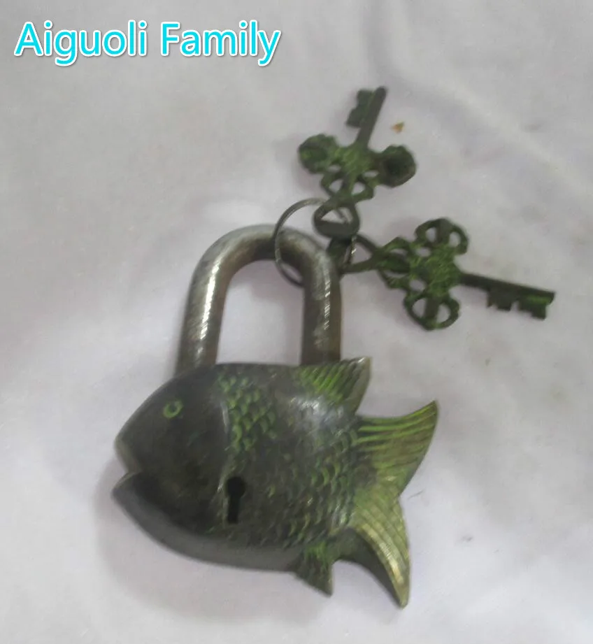 

Chinese old big Bronze Carved fish statue lock with 2 keys 007