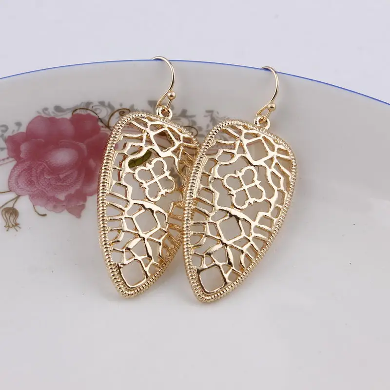 

ZWPON 2020 New Gold Filigree Arrow Drop Earrings for Women Fashion Designer Jeweley Statement Cutout Spike Earrings