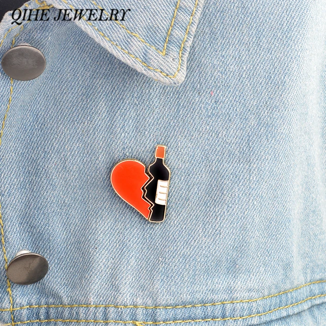 QIHE QH-GIOIELLI 2 pz/set Smalto pins set bottiglia di Vino e spilla cuore perso QIHE QH-GIOIELLI 2 pz/set Smalto pins set bottiglia di Vino e spilla cuore perso