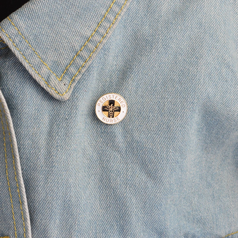 

REGISTERED NURSE Brooch Medical White Enamel Pin Buckle Bag Pin Badge for Nurse Medical Student Graduation Gift Jewelry