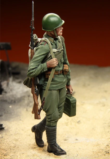 

1/35 Resin Figure Model Kit 099 Russian Infantryman Kursk 1943 One Figures Unassembled unpainted Top