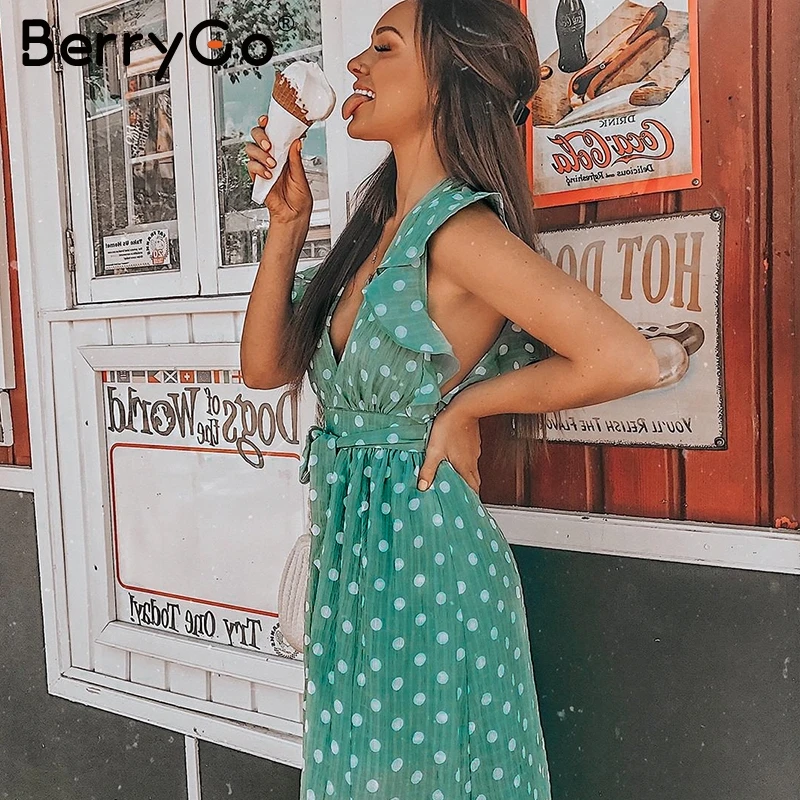 BerryGo, сексуальное зеленое летнее платье в горошек с v-образным вырезом,, женское платье с оборками, поясом и пуговицами, элегантное пляжное женское платье для отдыха