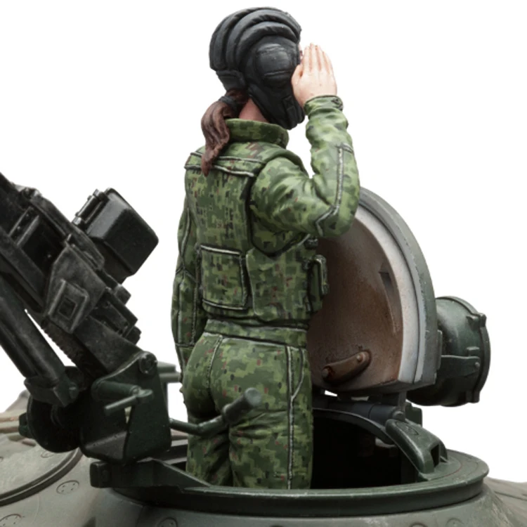 

1/16 Resin Figure Soldier Model Russian Female Tank Commander (without Car)