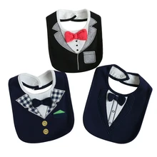 Из искусственного меха, для малышей, 3 слоя Водонепроницаемый нагрудники для малышей ужин кормления костюм с галстуком-бабочкой Стиль комбинезон красного цвета с бантиком в стиле джентльмена, слюни нагрудники полотенца NBB0008