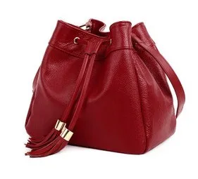 Винтажная стильная Замшевая сумка-мешок из воловьей кожи, женская сумка-мессенджер с кисточками, Сумка через плечо, рюкзак, застежка на веревке - Цвет: Red Embossed leather
