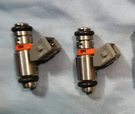 

for piaggip motorcycle injector IWP182 Motorcycle Fuel Injector 3 Hole 135cc Motorbike Injection Nozzle Injectors 2pcs/lot