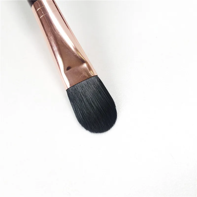 Charlotte Tilbury Foundation Brush _