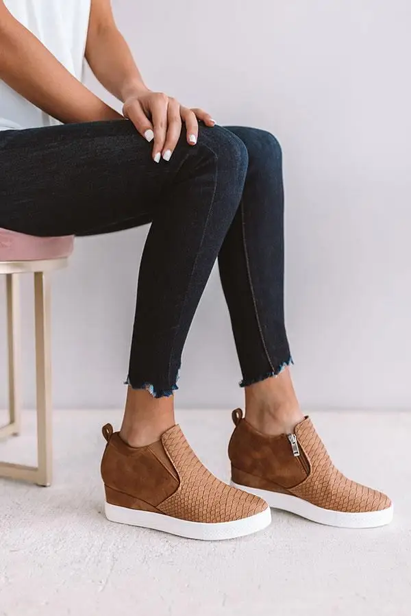 1903087264000-2019031816373800-e2e7c52athe-kendal-bootie-in-camel_1024x1024_看图王
