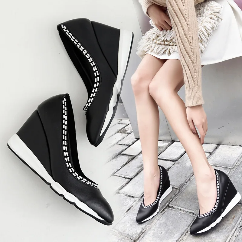 

2019 summer new comfortable simple solid color pointed wedge with single shoes women comfortable wild casual high heels.