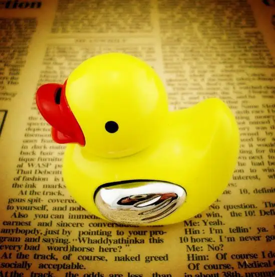 

Creative small plastic yellow duck gas cigarette lighter for men and women, jet butane windproof lighter.