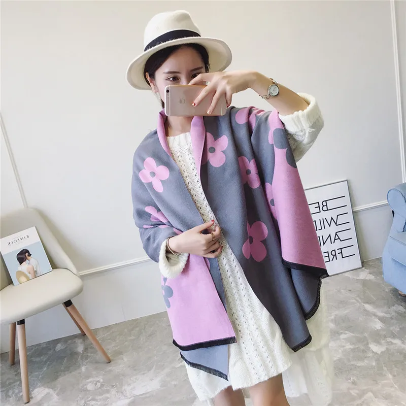 

Fashion Spring Autumn Winter Women Floral Tassels Sweater Ladies Tassels Poncho Long Knitted Cardigans Knitted Cape Coat