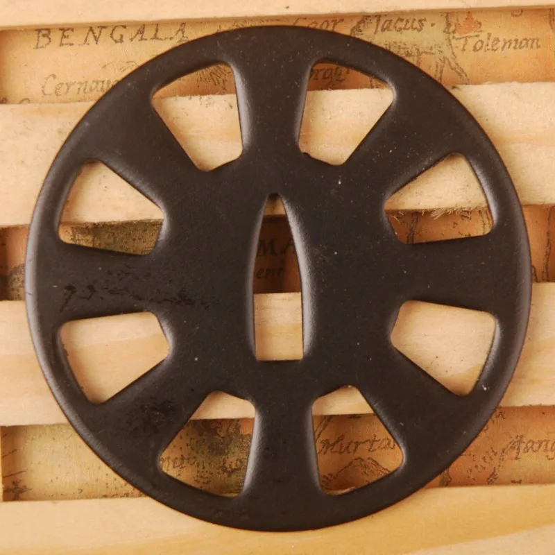 

New Arrival Exquisite Iron Tsuba Hand Guard for Japanese Sword Samurai Katana or Wakizashi Delicat Sword Fitting HT007
