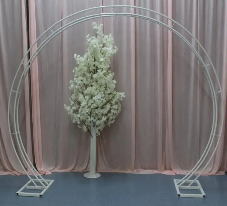 The wedding arch. Circular arch shelf wedding. Props decorate adornment stuff
