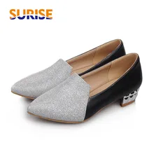 Большие размеры; повседневные женские лоферы на низком квадратном каблуке средней высоты с острым носком; блестящая обувь из искусственной кожи; офисные женские туфли на плоской подошве без застежки в британском стиле; цвет золотой