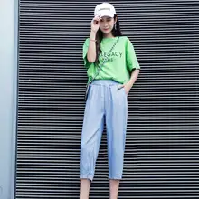 Летний Для женщин Большие размеры джинсовые Тенсел капри тонкий просторные шаровары с эластичной талией джинсы до середины голени 26-40