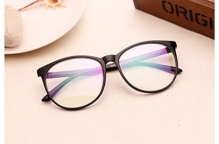 3677228021_1402742327