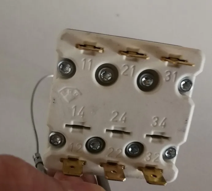 EGO 55.32542.090 3 PHASE SAFETY CUT OUT HIGH LMIT THERMOSTAT 230 °C FOR FRYER EGO 55.32542.090 3 PHASE SAFETY CUT OUT HIGH LMIT THERMOSTAT 230 °C FOR FRYER