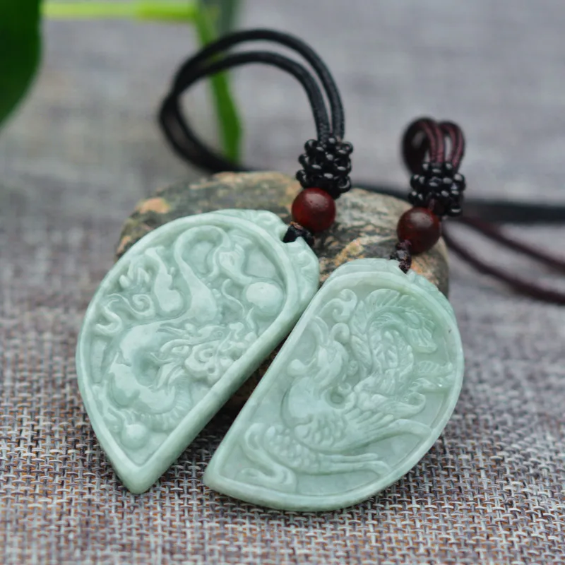 нефритовая подвеска хотан. нефритовый кулон. подвеска из нефрита. медальон из нефрита. нефритовый кулон.