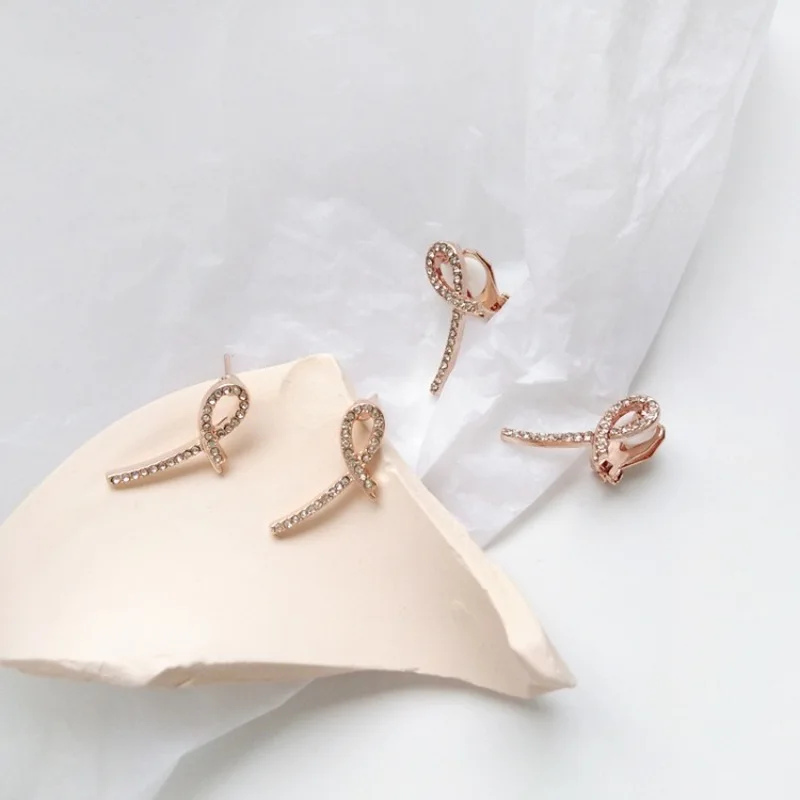 

Creative Korean Trend Irregular Clip Earrings Tie Clip Earrings Women Girl Fashion Personality Rhinestones Jewelry Accessories