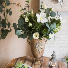 Классическая европейская маленькая золотая антикварная деревенская металлическая ваза ручной работы