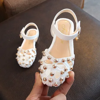 

Girls Sandals Summer Children Shoes Girls Rivet Princess Shoes Kids Baby Soft Bottom Sandals Fashion Cut-out Shoes