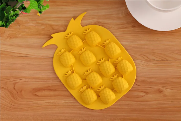 

1PC Random Color Pineapple Shape Ice Mold Drink Ice Cream Cube Maker Bar Party Ice Tray Cube Freeze Mold Kitchen Bar Tool PF 008