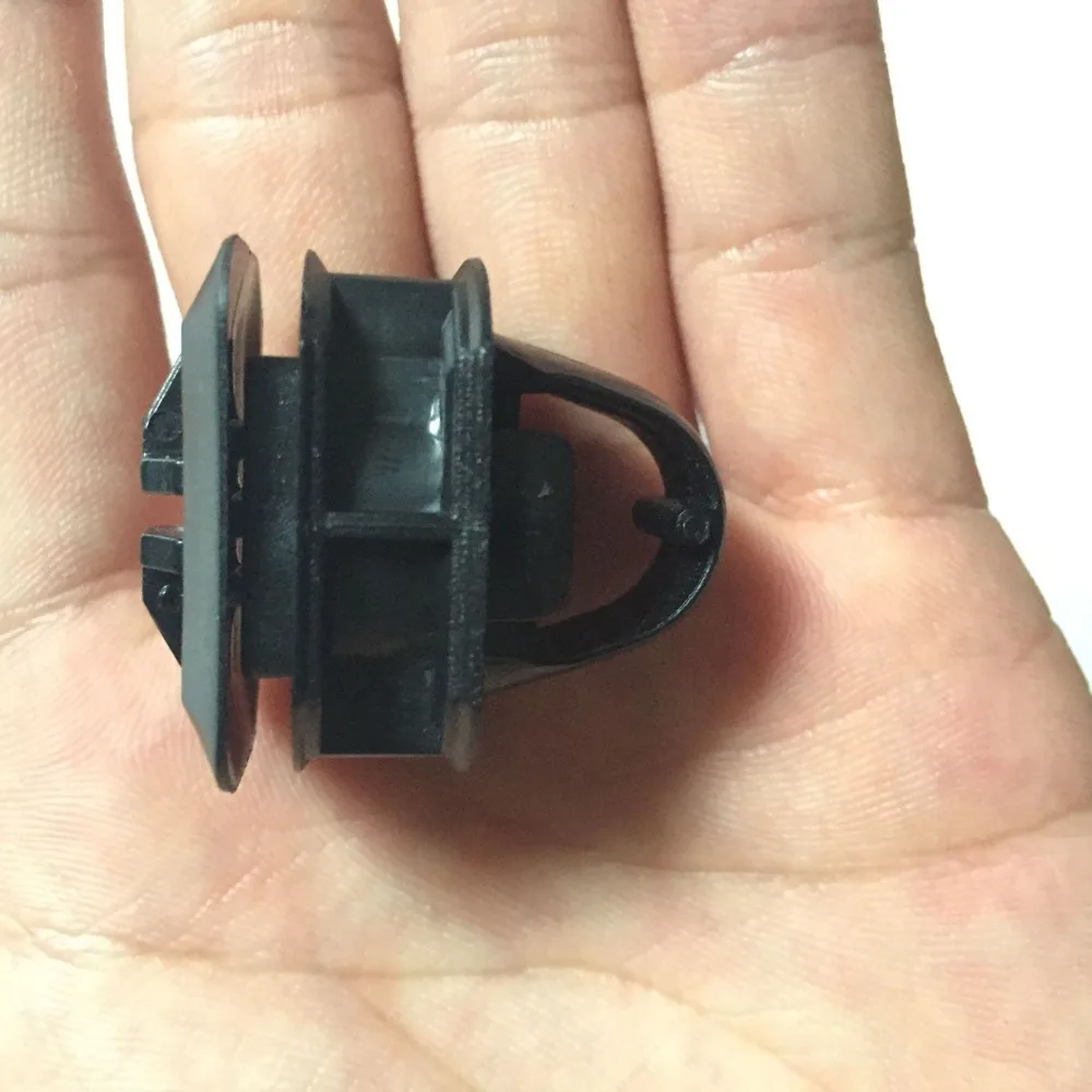 10Pcs Car Side Skirt Trim Retainers Fasteners Clips for Mercedes Benz C/E/CLK 10Pcs Car Side Skirt Trim Retainers Fasteners Clips for Mercedes Benz C/E/CLK