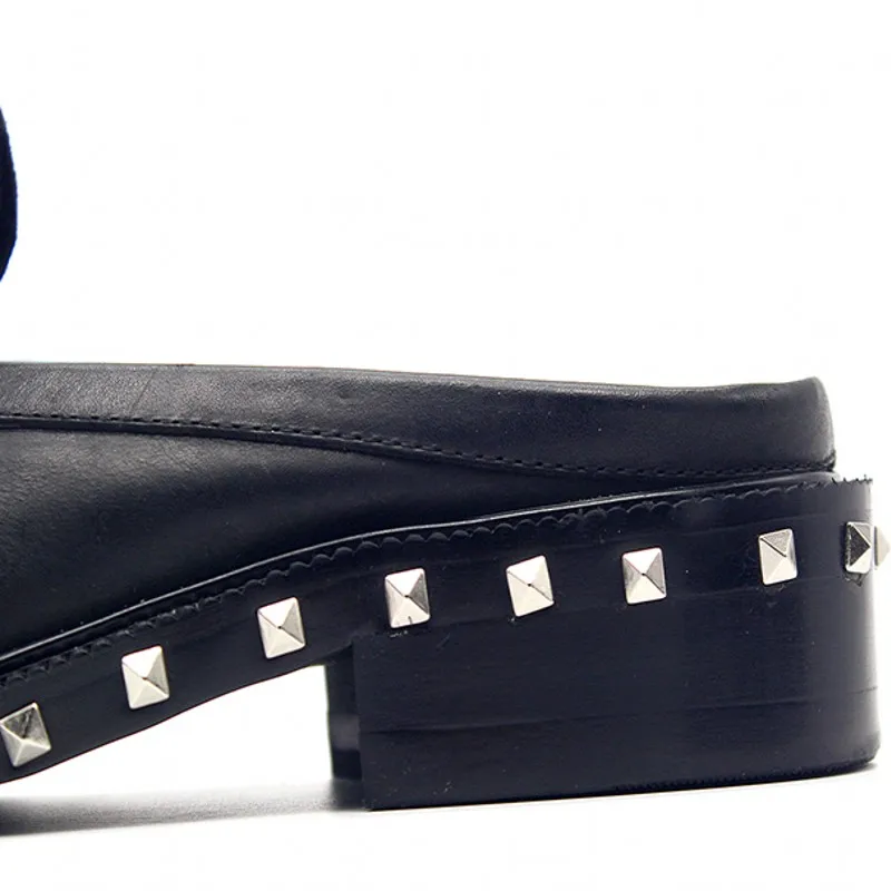 Новое летнее платье черного цвета с заклепками сандалии, мужские тапочки класса люкс из натуральной кожи в британском стиле круглый носок в стиле «панк» модная обувь мужской Повседневное качества