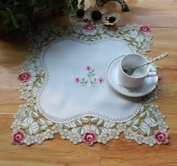 الفاخرة الدانتيل والتطريز الجدول مكان حصيرة القماش القهوة سادة كوب عيد الميلاد قاعدة لأكواب الشاي طبق تحديد الموقع شرب منديل المائدة الطعام...