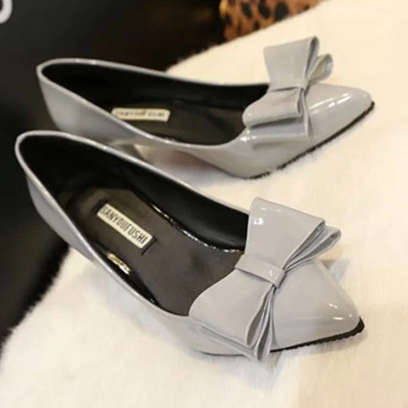 famous footwear womens pumps