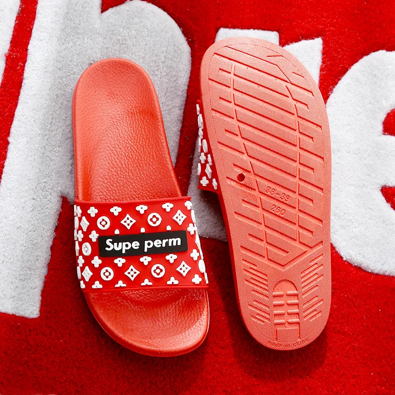 

JUNSRM 2019 New Summer men Slippers flat bottom Beach flip-flops wear stylish alphabet slippers