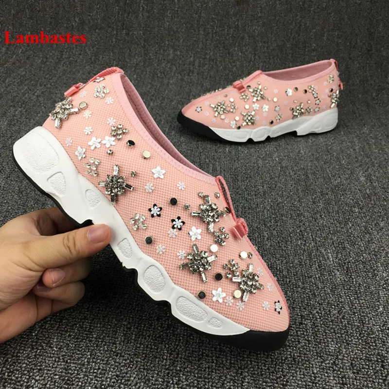 

2018 Spring Air Mesh Shoes Women Pink Crystal Embellished Round Toe Designer Women Flats String Bead Cozy Female Casual Shoes