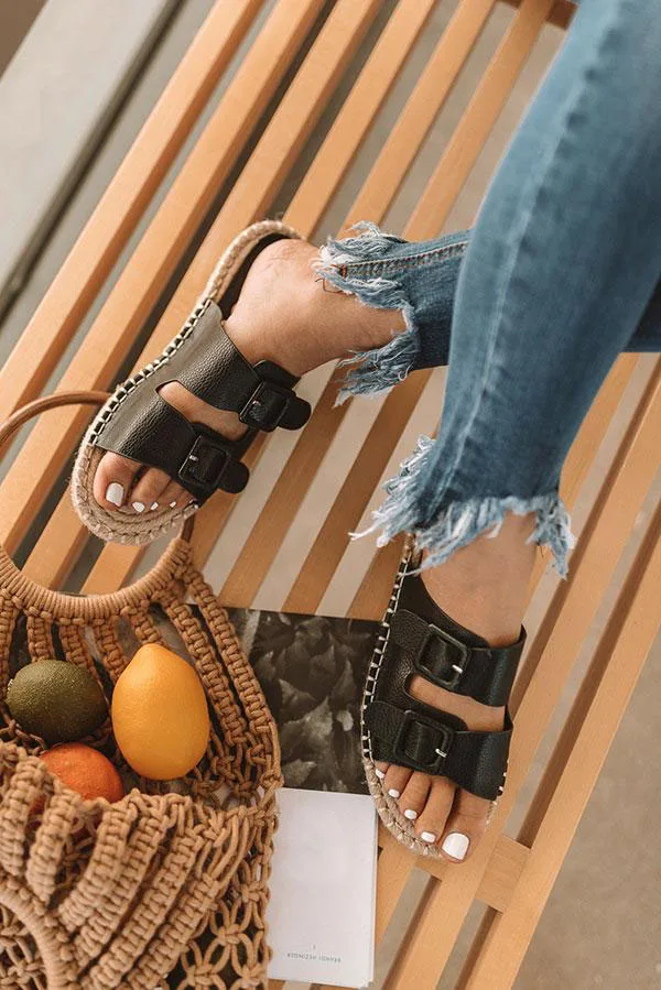 1903082641000-2019032709304600-9ad45e79the-mara-sandal-in-black_1024x1024