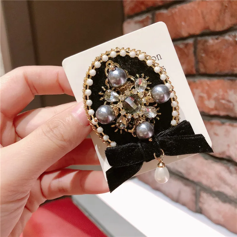 

2019 Fashion New Pearl Tassel Black Bow Brooch Pin Lapel Fabric Badge Cross Brooches Designer Jwelry gifts for Women Accessories